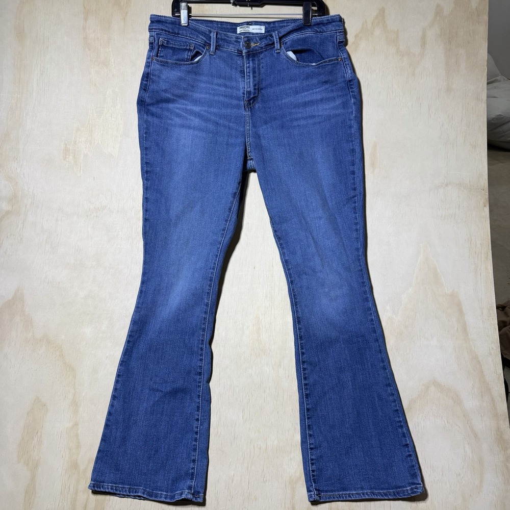 Signature by Levi Strauss Womens 16M 33x32 Mid Rise Bootcut Stretch Blue Jeans